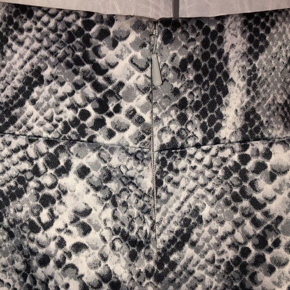 NY&Co 2 Stretch Python Print Gray Silver Pencil Skirt - Picture 7 of 13